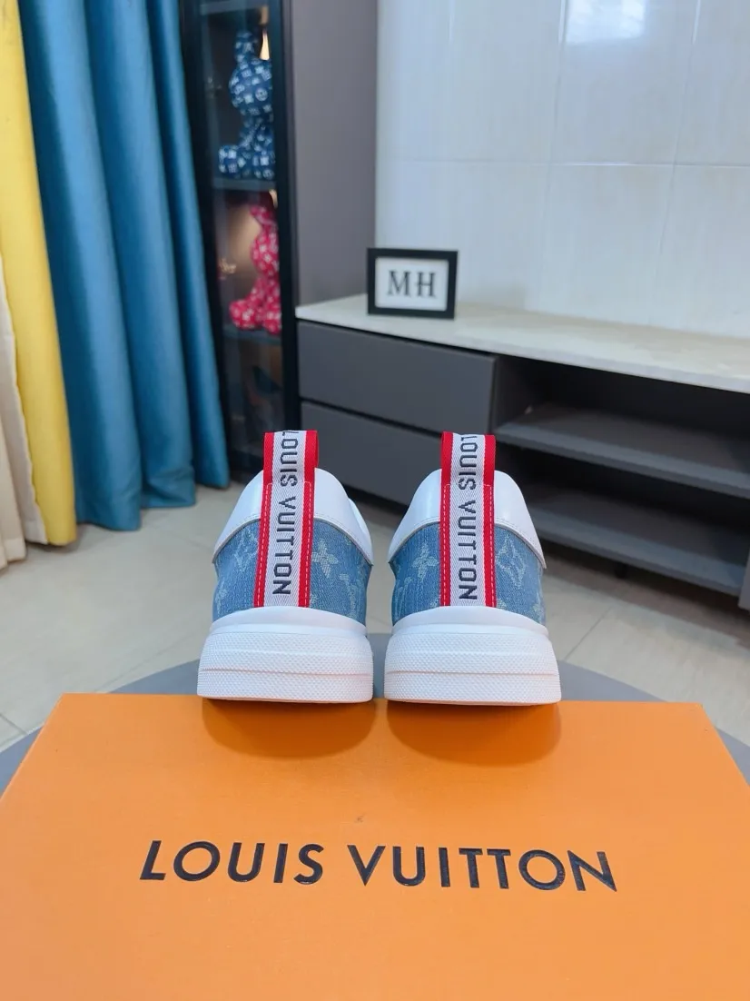 Men's shoes💰400🌹🌹[LV]🌹High-end men's shoes brand: Official website 1:1 Latest masterpiece: The upper is made of Italian imported first-layer cowhide with special materials➕Full genuine leather lining🔥, making walking more convenient and comfortable! Exclusive new style, stunning work [color]! Create a fashionable personality to set off your uniqueness! A must-have for trendy men! Classic🔥Number: 38-44
